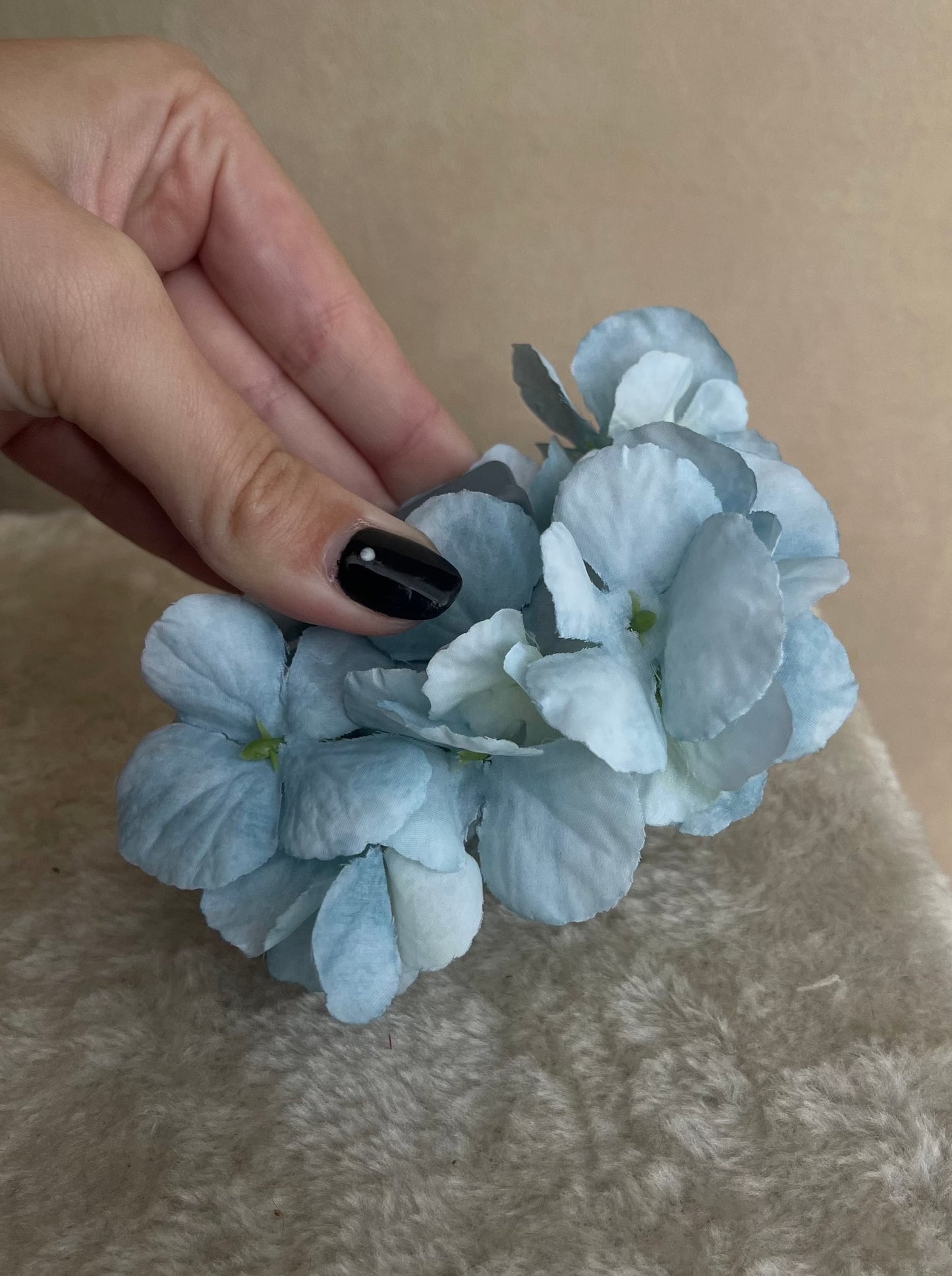Hortense Flower Clip
